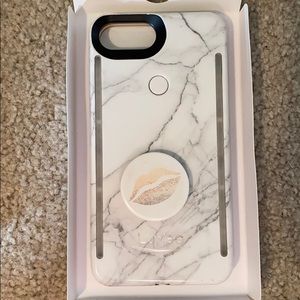 white and grey marbled LuMee case
